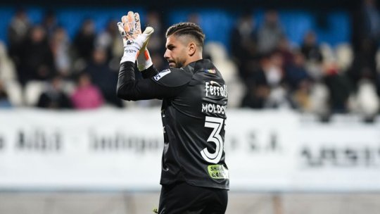 Rapid îi lasă cale liberă lui Horațiu Moldovan. Până când se poate transfera portarul la un alt club