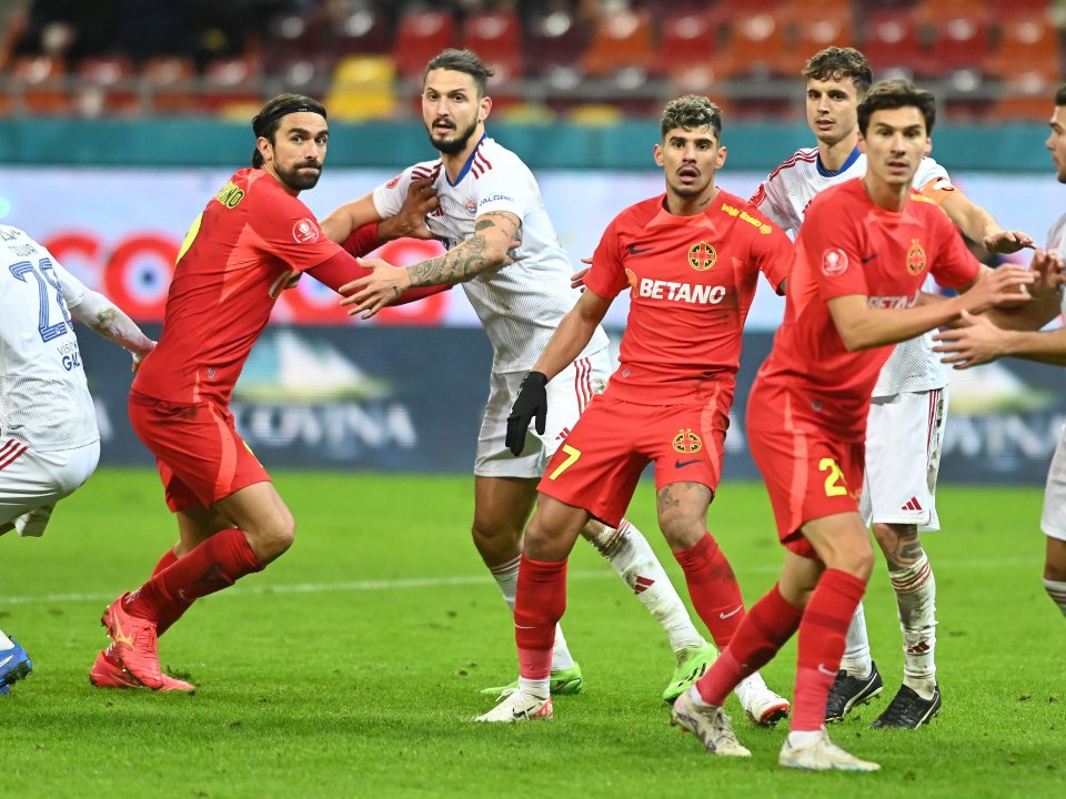 Andrea Compagno, Dragan Lovric, Florinel  Coman, Juri Cisotti  și Dorin Rotariu (de la stânga la dreapta) în meciul FCSB - Oțelul Galați 0-2, Superliga Superbet, Arena Națională din București, 3 decembrie 2023