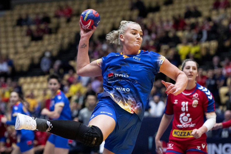 Pivotul României, Crina Pintea, Romania -Serbia 37-28, Grupa E Preliminară, IHF World Women's Handball Championship, Herning, Denemarca, 3 decembrie 2023.