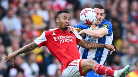 Arsenal „cedează” trofeul Premier League după înfrângerea categorică cu 0-3 în fața lui Brighton