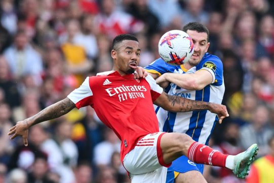 Arsenal „cedează” trofeul Premier League după înfrângerea categorică cu 0-3 în fața lui Brighton
