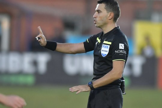 Scandal între arbitrii înainte de meciul Farul-FCSB? Pe cine a desemnat CCA, spre dezamăgirea colegilor: “furnizează informații...contra unor articole care îl preaslăvesc.”