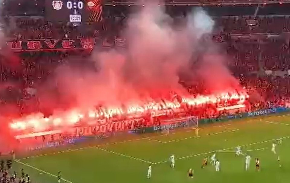 Roma a remizat cu Leverkusen într-o atmosferă infernală și s-a calificat în finala Europa League