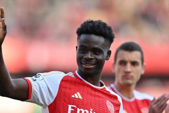 După un sezon de vis, Bukayo Saka și-a prelungit contractul cu Arsenal. Tunarii și-au asigurat fanii că este vorba de un contract „pe termen lung”.