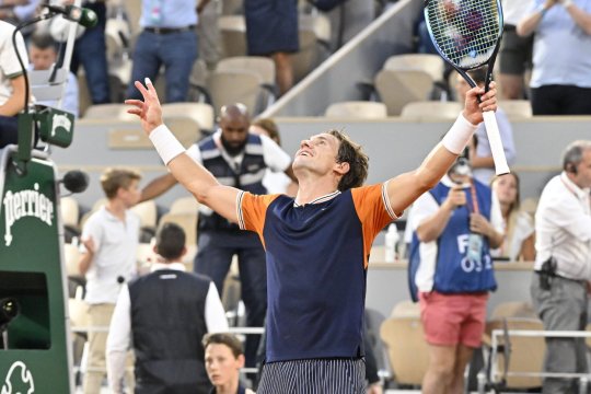 Djokovic vs Ruud, masculin, și Swiatek vs Muchova, feminin, finalele de la Roland Garros