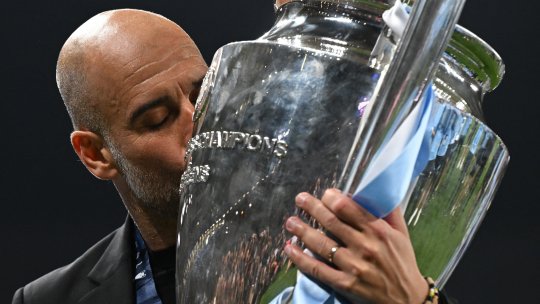 Guardiola câștigă un alt duel cu rivalul său de-o viață. Managerul de la Man City obține o nouă “triplă”
