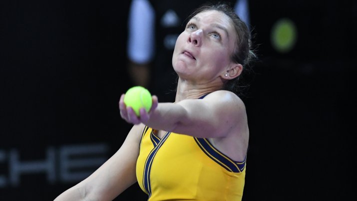 Simona Halep speră să poată servi din nou