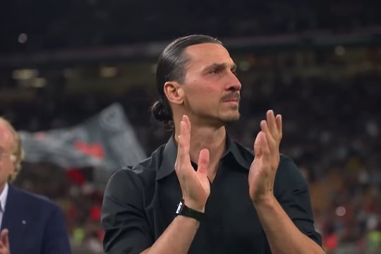 Zlatan Ibrahimovic își ia rămas bun de la fotbal, la 41 de ani! Suedezul a izbucnit în lacrimi la ultimul meci al sezonului: ”Am decis să renunț” | VIDEO