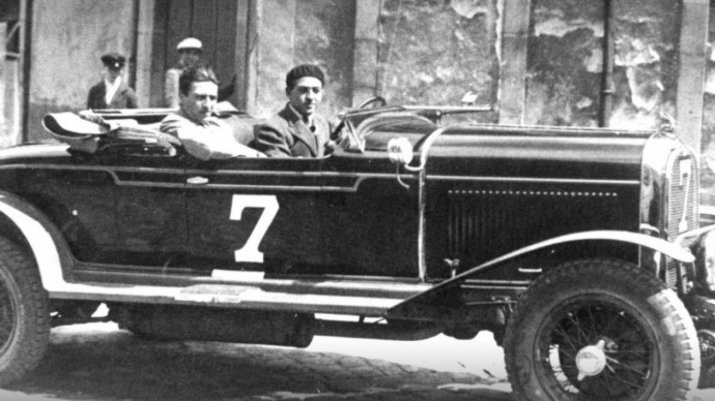 Ionel Ghica și Gheorghe Ghica Cantacuzino la volanul mașinii Chrysler cu care au fost la Le Mans 1928