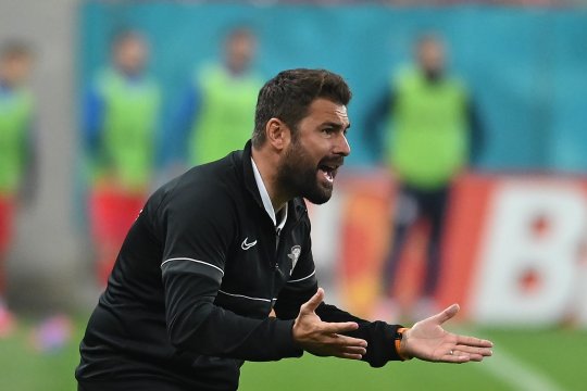 EXCLUSIV | Incredibil! Adrian Mutu a ”uitat" de românul care l-a dus la Neftchi Baku! iAMSport are toate detaliile de la negocieri!