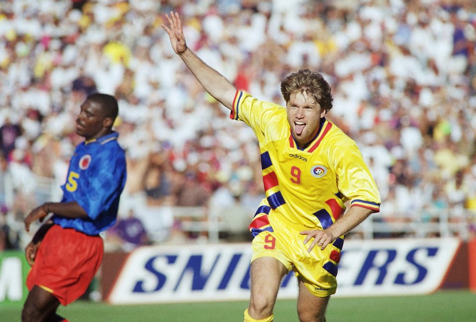 Florin Răducioiu se bucură după un gol marcat în poarta Columbiei, disputată în cadrul Campionatului Mondial din '94