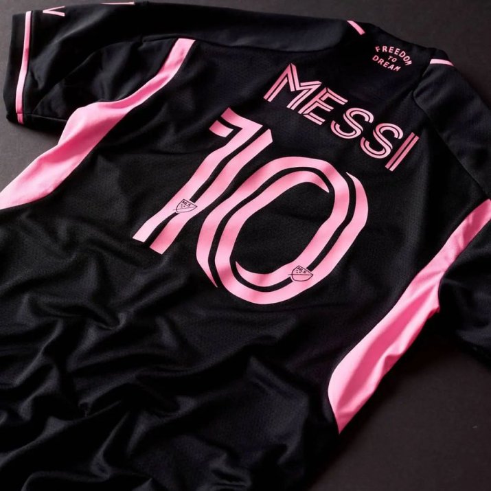 Tricourile de joc ale celor de la Inter Miami, cu numele lui Messi pe spate, sunt aproape epuizate