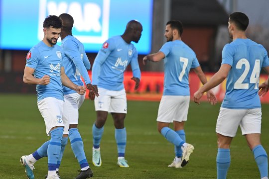 O formație din SuperLiga nu și-ar mai fi plătit jucătorii de luni de zile, dar continuă să facă transferuri! Ce restanțe ar exista la club