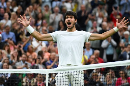 Carlos Alcaraz, adversarul lui Djokovic în finala de la Wimbledon! Ibericul l-a învins fără probleme pe Daniil Medvedev
