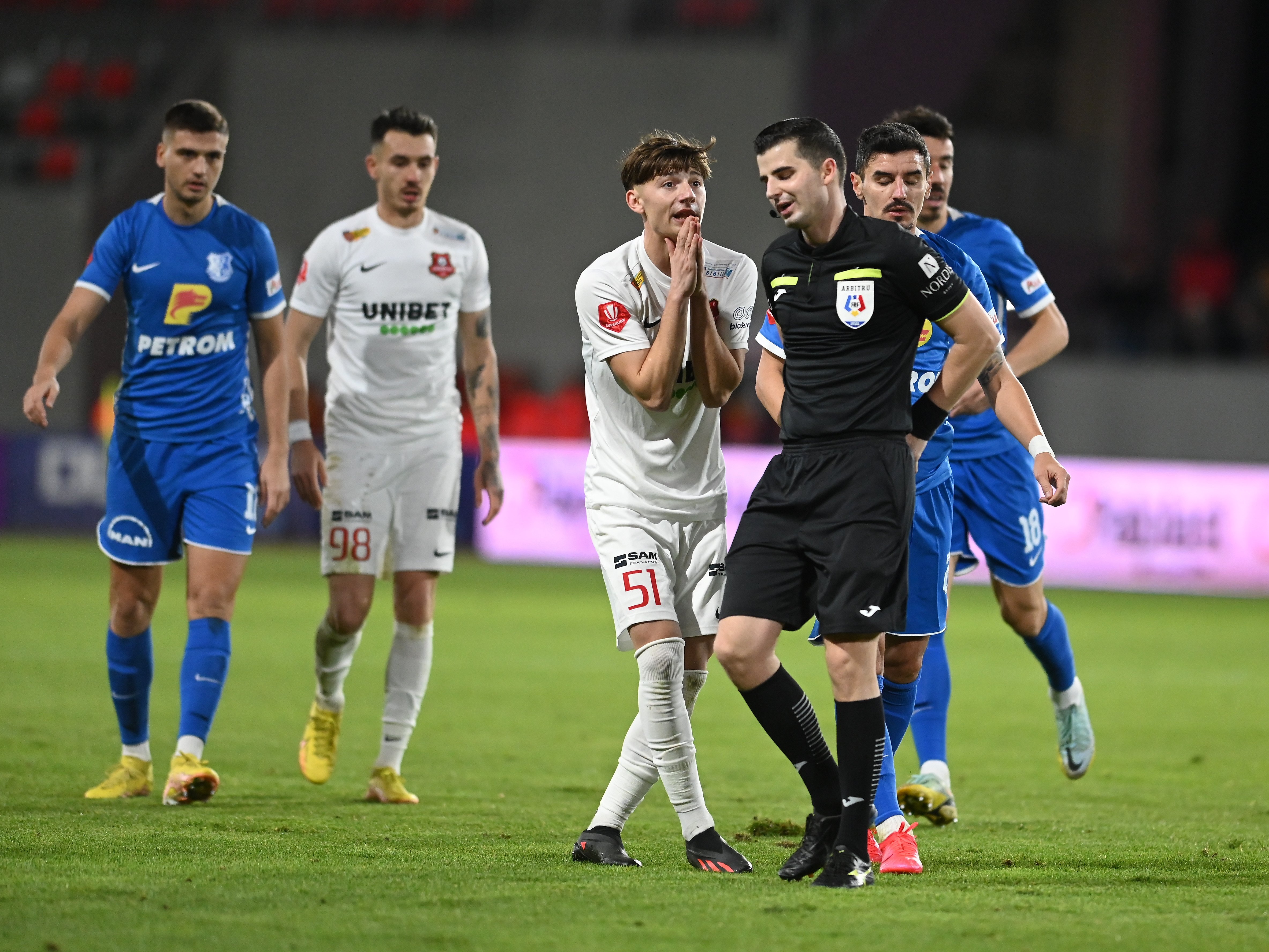 asociația fotbal club hermannstadt - farul costanza