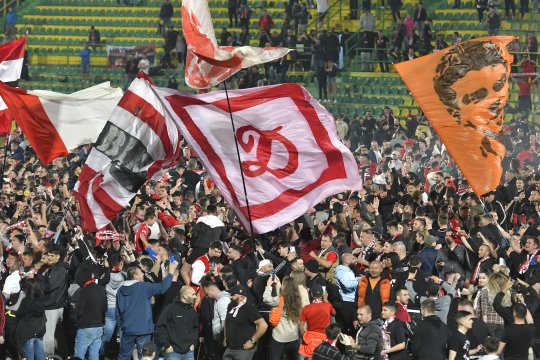 Plouă cu interdicții pentru Dinamo! ”Cânii” au la dispoziție o săptămână să plăteasca restanțele către doi foști jucători