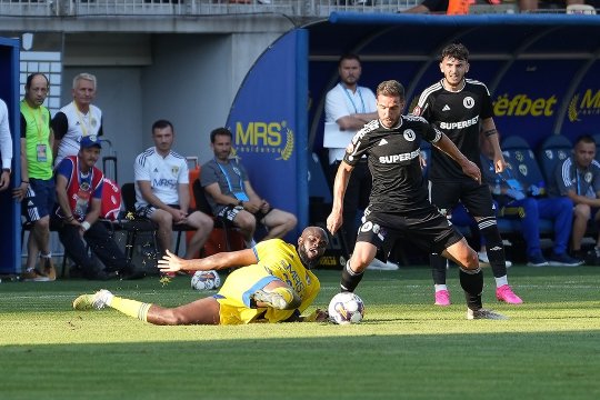 Chipciu, răspuns fabulos după ce a fost întrebat despre plecarea de la U Cluj: ”La 40 de ani!”. Toni Petrea a reacționat după remiza cu Petrolul și recunoscut interesul pentru Niță