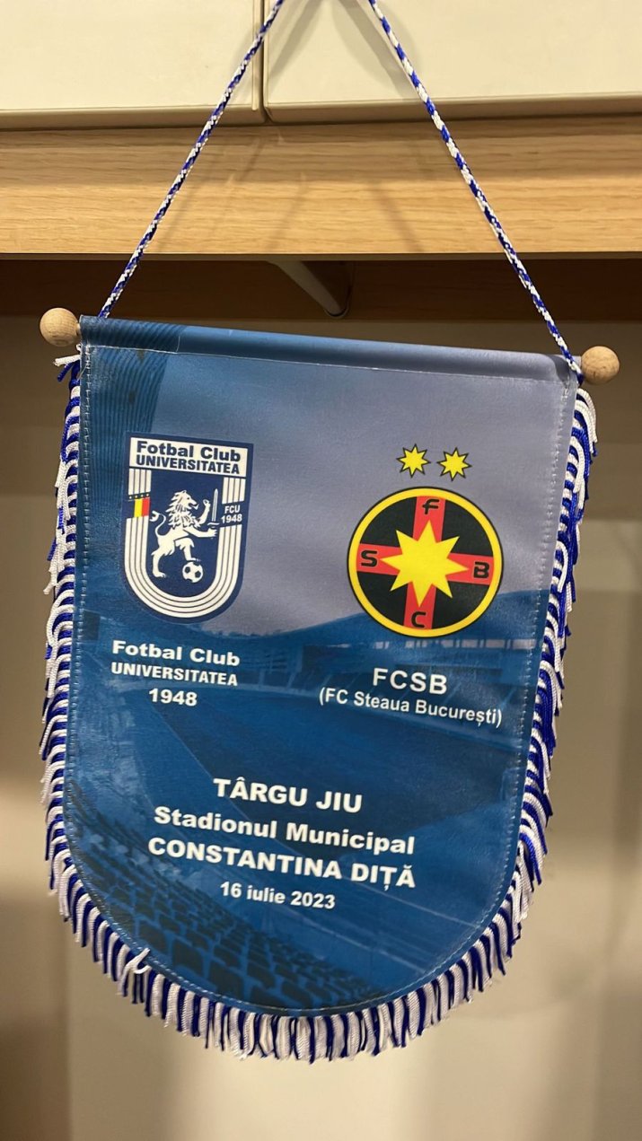 Fanionul de joc de la U Craiova 1948 - FCSB