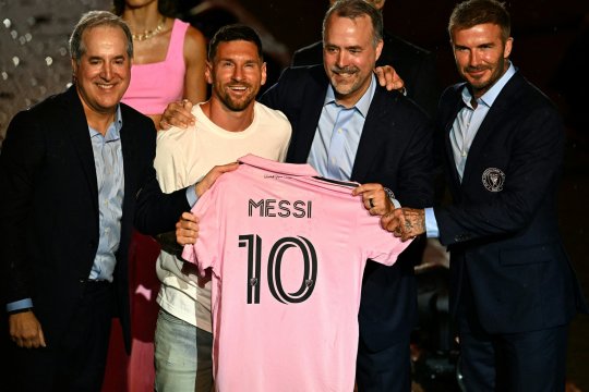 Messi a fost prezentat la Inter Miami. 20.000 de oameni au așteptat treizeci de minute să-l vadă pe noul star din MLS