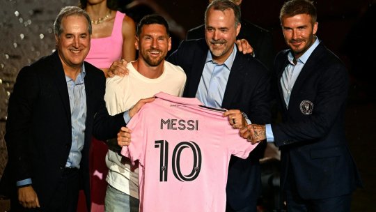 Messi a fost prezentat la Inter Miami. 20.000 de oameni au așteptat treizeci de minute să-l vadă pe noul star din MLS