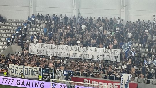 Ce mesaje au afișat ultrașii de la Universitatea Craiova după 2-0 cu Dinamo: ”Identitatea și palmaresul Științei…” Ce replică au dat suporterii dinamoviști