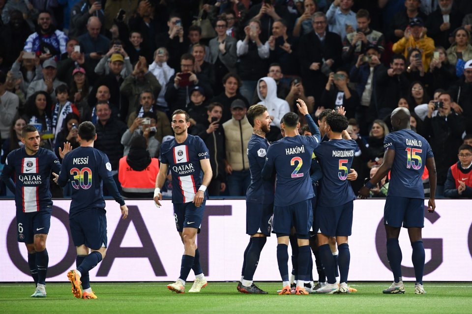 Echipa PSG-ului, celebrând un gol