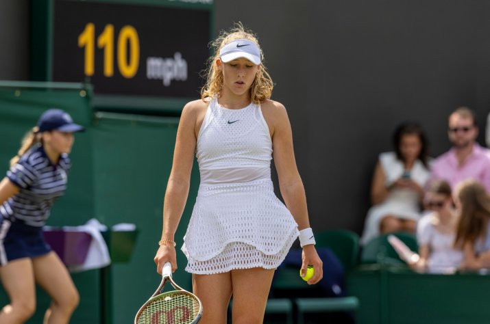 Mirra Andreeva, jucătoarea care a fost amendată la Wimbledon