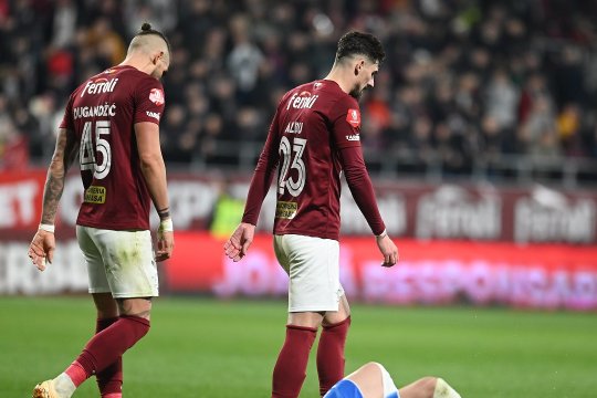 Un fotbalist de la Rapid, aproape de o despărțire neașteptată de club! Giuleștenii au oferit 500.000 de euro pentru un alt jucător