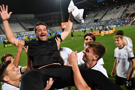 FRF ar încerca să forțeze revenirea lui Cristi Chivu în fotbalul românesc! Ce alte nume s-ar afla pe listă pentru postul de selecționer al naționalei U21