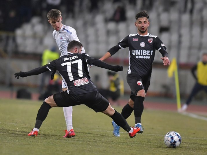 Dinamo a pierdut ultimul duel direct cu FCSB cu 0-3, iar pe anteriorul cu 0-6