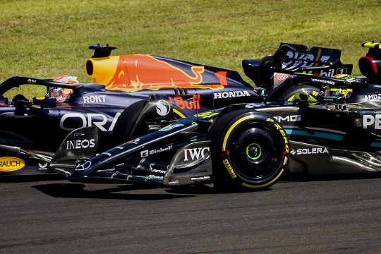 Inevitabilul Max Verstappen câștigă în Ungaria. Red Bull a stabilit și un nou record, fiind prima echipa din F1 care câștigă douăsprezece curse consecutive