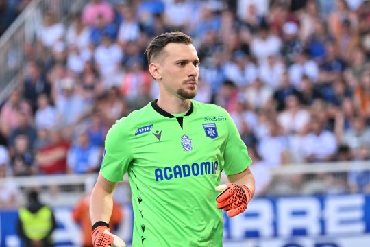 Ionuț Radu, aproape de transferul carierei. Portarul român e dorit în Premier League