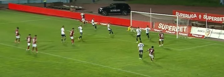 (1) Bogdan Vătăjelu încearcă să respingă mingea și își înscrie în propria poartă