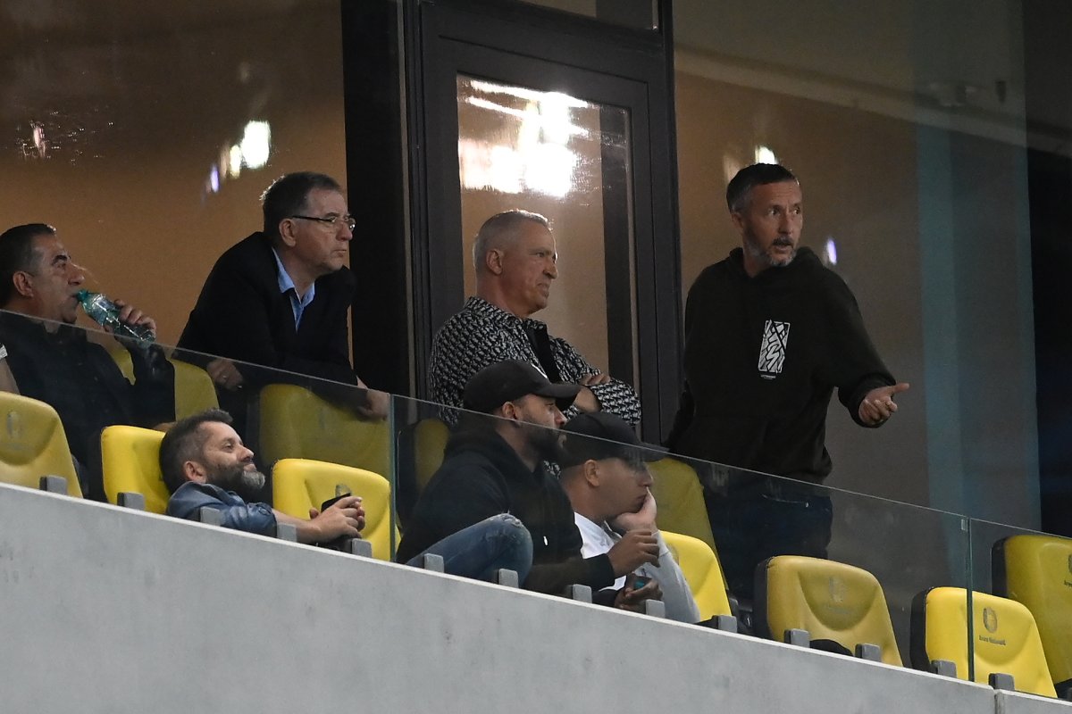 Mihai Stoica in tribune