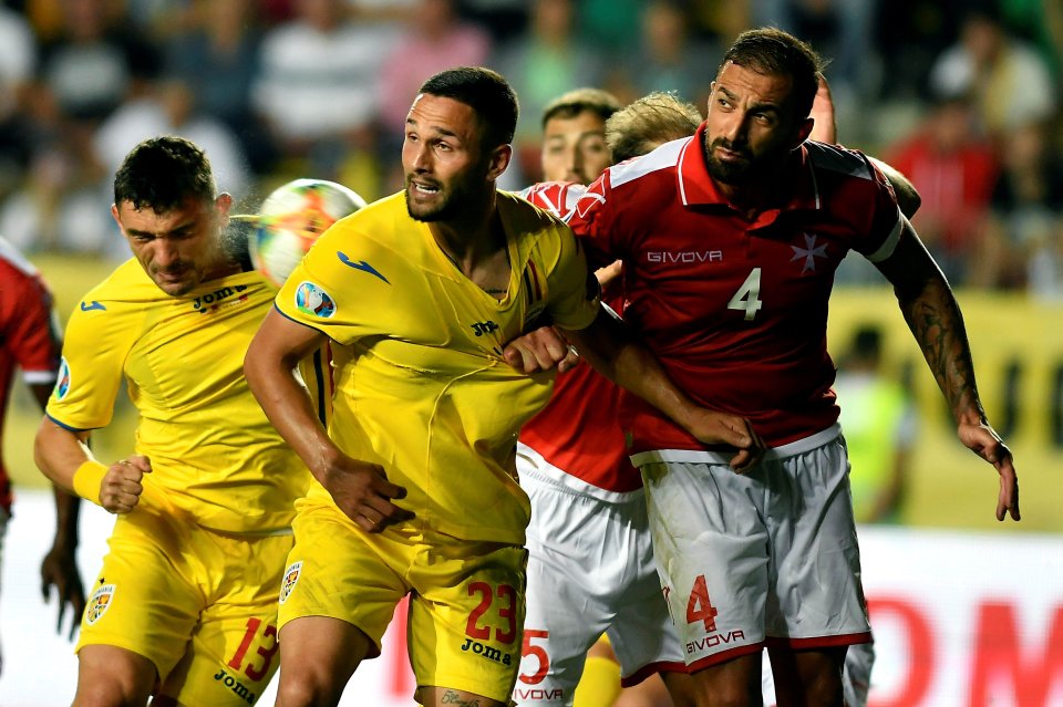 Claudiu Keseru si Florin Andone in meciul de fotbal dintre Romania si Malta, din preliminariile C.E. 2020