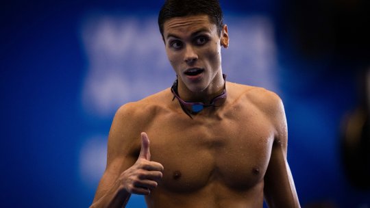 David este în finală! Popovici s-a calificat în ultimul act la probei de 100m liber, distanță al cărei campion și recordmen mondial este
