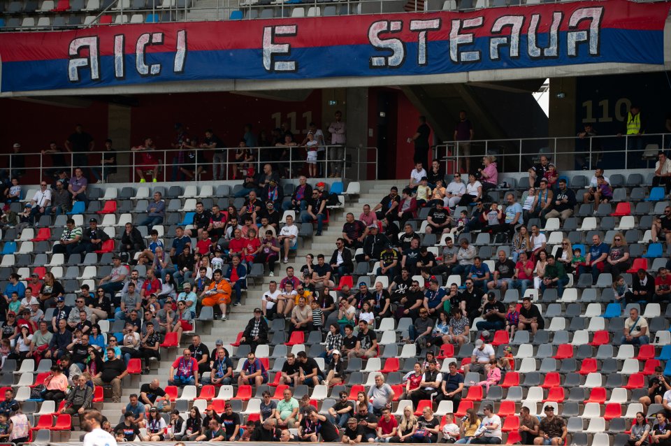 Fanii CSA Steaua București, într-un meci de pe teren propriu