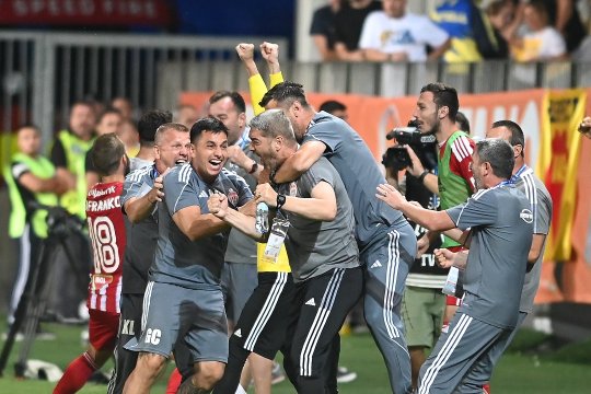 Liviu Ciobotariu, victorie la debutul în cupele europene: “Sunt foarte mulțumit”. Ce a spus Marius Ștefănescu despre partida disputată la Sofia