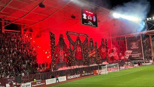 VIDEO + FOTO | Galeria Rapidului a făcut spectacol în debutul meciului cu Botoșani! Scenografie fabuloasă a giuleștenilor