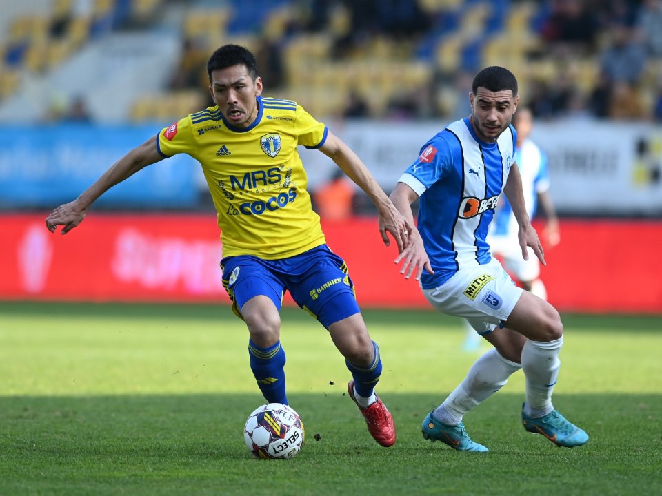 Takayuki Seto, într-o partidă a echipei sale de club