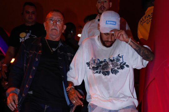 Neymar, amendat cu 3,3 milioane de dolari pentru ”zeci de infracțiuni”! Cea mai gravă: și-a construit un lac artificial fără autorizație