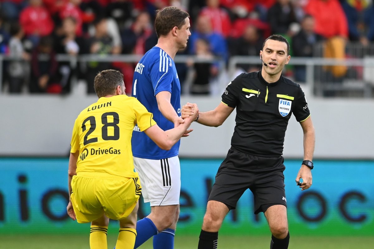 Ovidiu Hațegan revine pe terenul de joc ca arbitru de centru