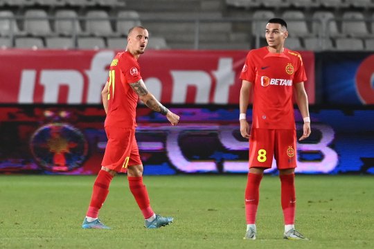 Lovitură primită de FCSB înaintea duelului cu Nordsjaelland! Adrian Șut s-a accidentat la încălzire