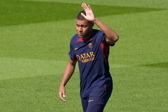 Răsturnare de situație! PSG a emis un comunicat oficial în legătură cu viitorul lui Mbappe: ”Discuții constructive”