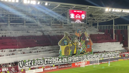 Spectacol în tribune la Rapid - Petrolul: ”V-ați pus traista în spinare și ați plecat în deplasare”. Cum au răspuns oaspeții în duelul scenografiilor | FOTO
