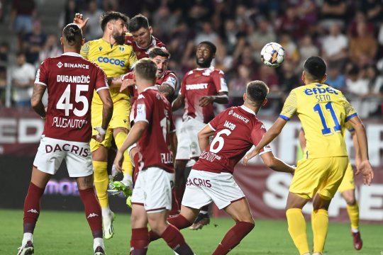 Haos la Rapid, după eșecul cu Petrolul. Fanii au cerut demisia conducerii și l-au înjurat pe Daniel Niculae