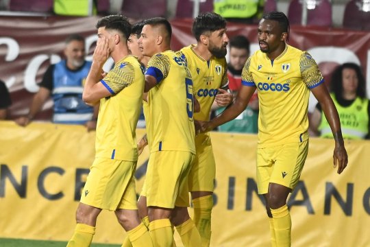 Paul Papp contrariază după victoria uriașă cu Rapid: ”Am avut noroc!” Reacția lui Florin Pîrvu și toate declarațiile de la Petrolul