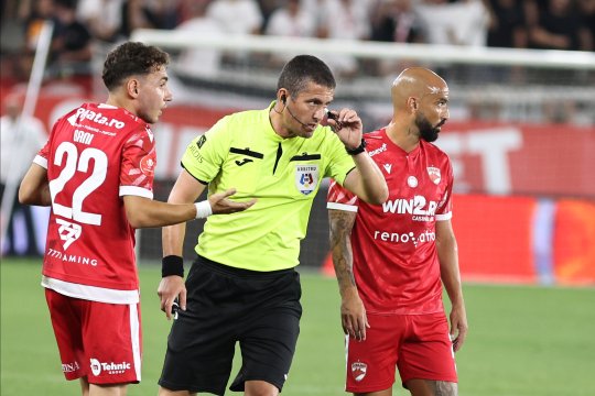 Dinamo reacționează ferm după incidentul cu arbitrul Orbuleț: "Condamnăm astfel de gesturi"