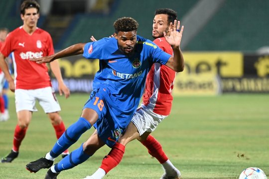 Prima reacție a lui Malcom Edjouma după plecarea de la FCSB: ”Un pas mare, sunt foarte fericit”. Ce le urează foștilor coechipieri