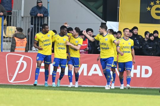 FCU Craiova 1948, luată în râs de crainicul arenei Ilie Oană după ce a încasat 4 goluri de la Petrolul în 75 de minute